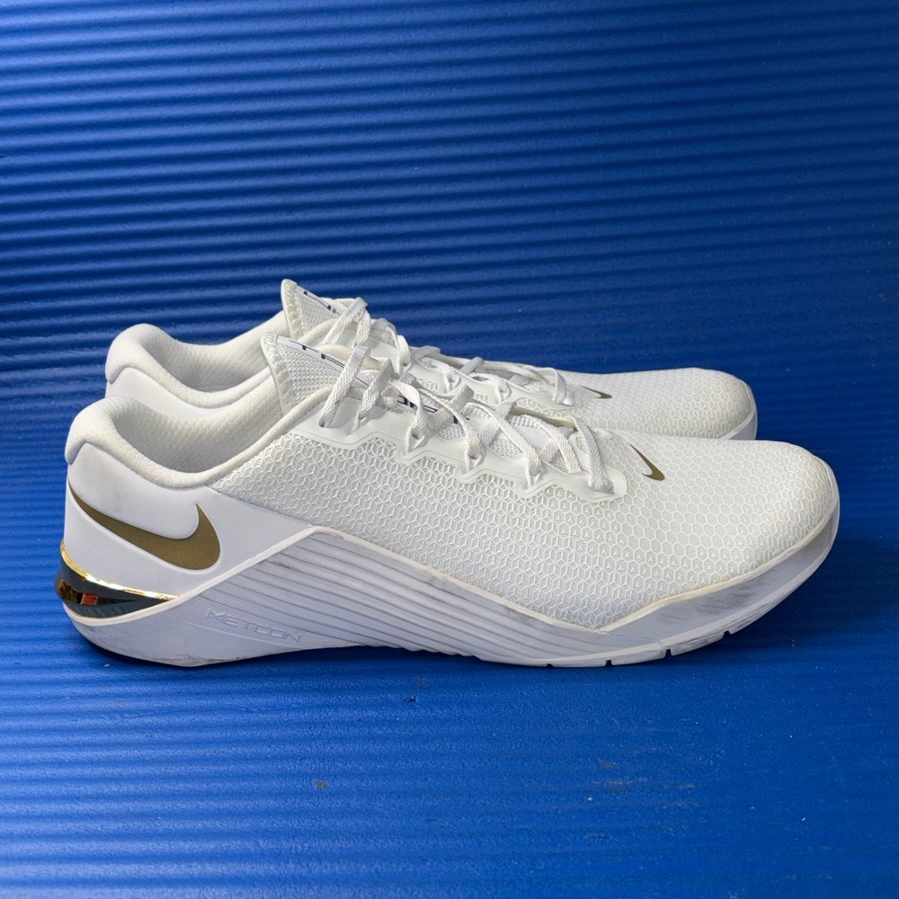 Size 15- Men’s Nike Metcon 5 White/Gold CJ5613-991 Lace Up Running Athletic Shoe